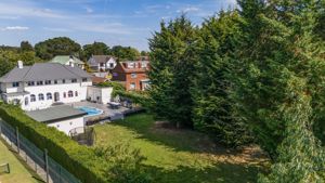 Photo 7- click for photo gallery